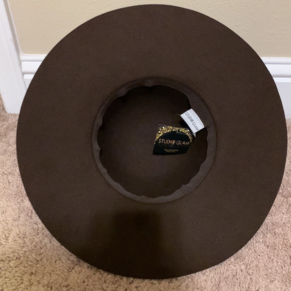 Studio Glam fabric hat - Picture 2 of 3